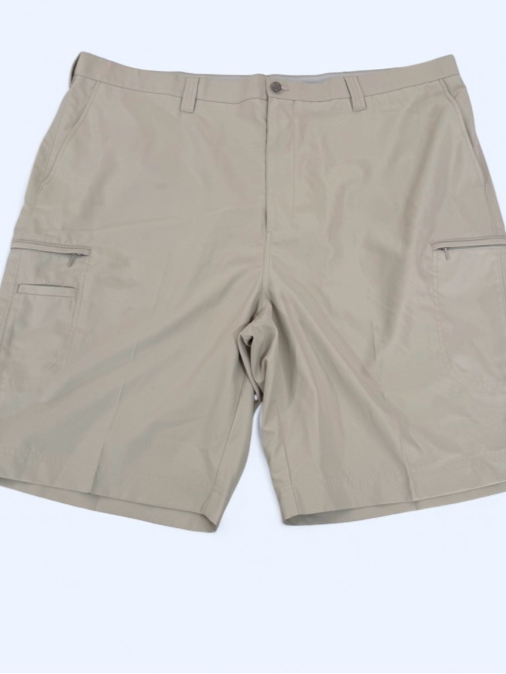 Callaway Men’s light tan golf shorts size 46B
